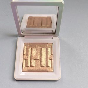 Haus Labs Bio Radiant Gel Powder Highlighter in Sunstone